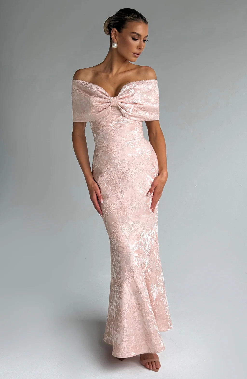 ELARA MAXI DRESS – SOFT PEACH